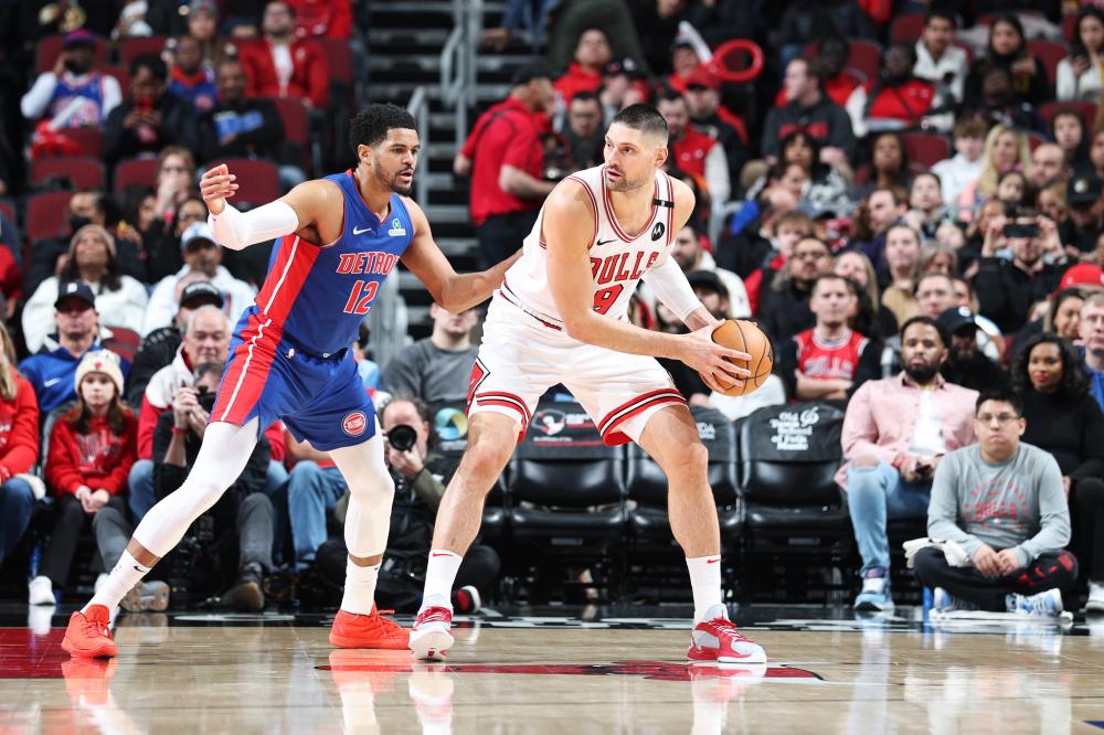 高高跃起的 高高跃起的